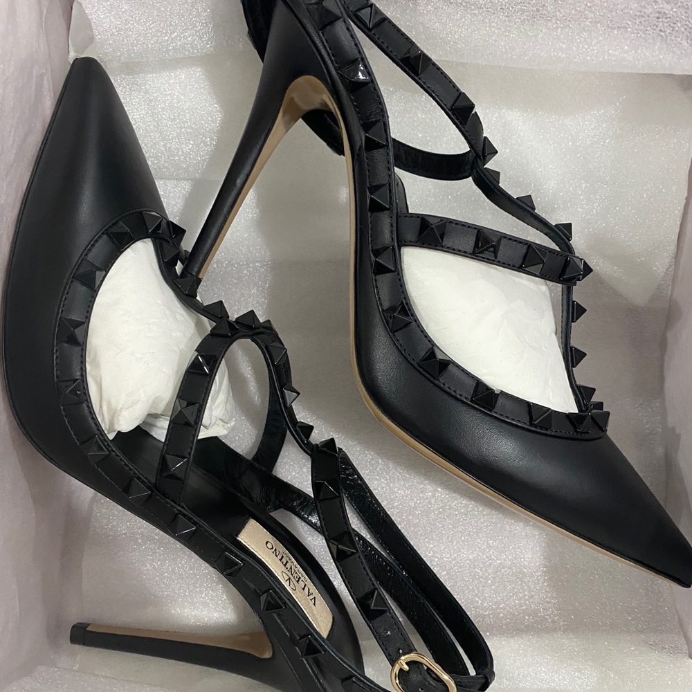 BRAND NEW VALENTINO HEELS